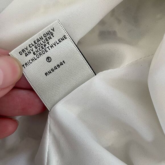 Neiman Marcus White Lace Short Sleeve Full Zip Top Cardigan 6 - Picture 10 of 10